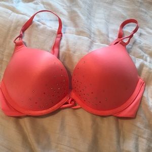 VICTORIAS SECRET BRA